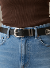 Wilson Sleek Belt - Black/Silver