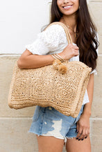 Traveler Straw Tote