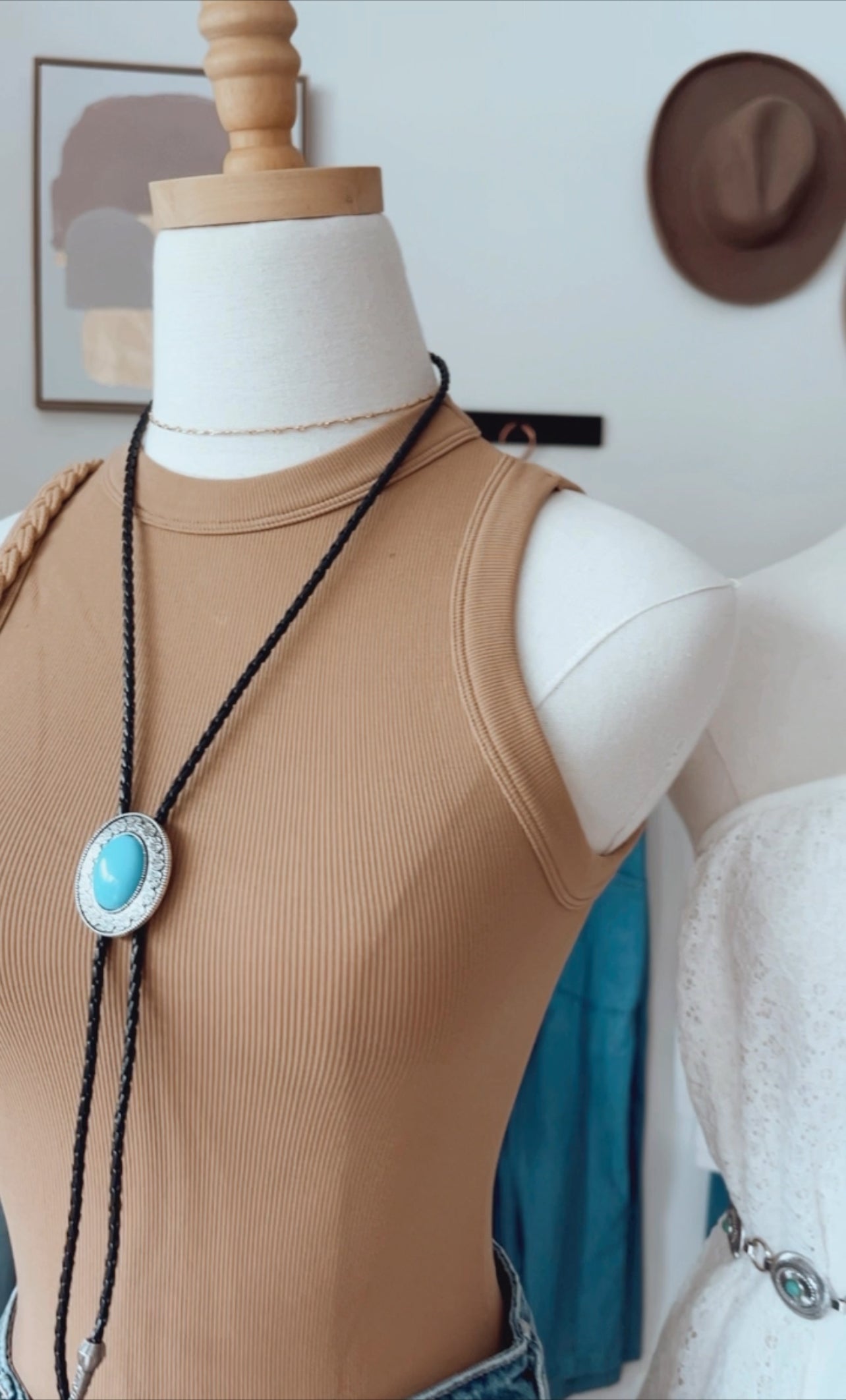 Bolo Tie - Silver Turquoise Medallion Oval