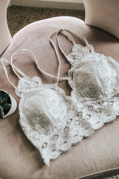 Elle Scallop Lace Bralette - White