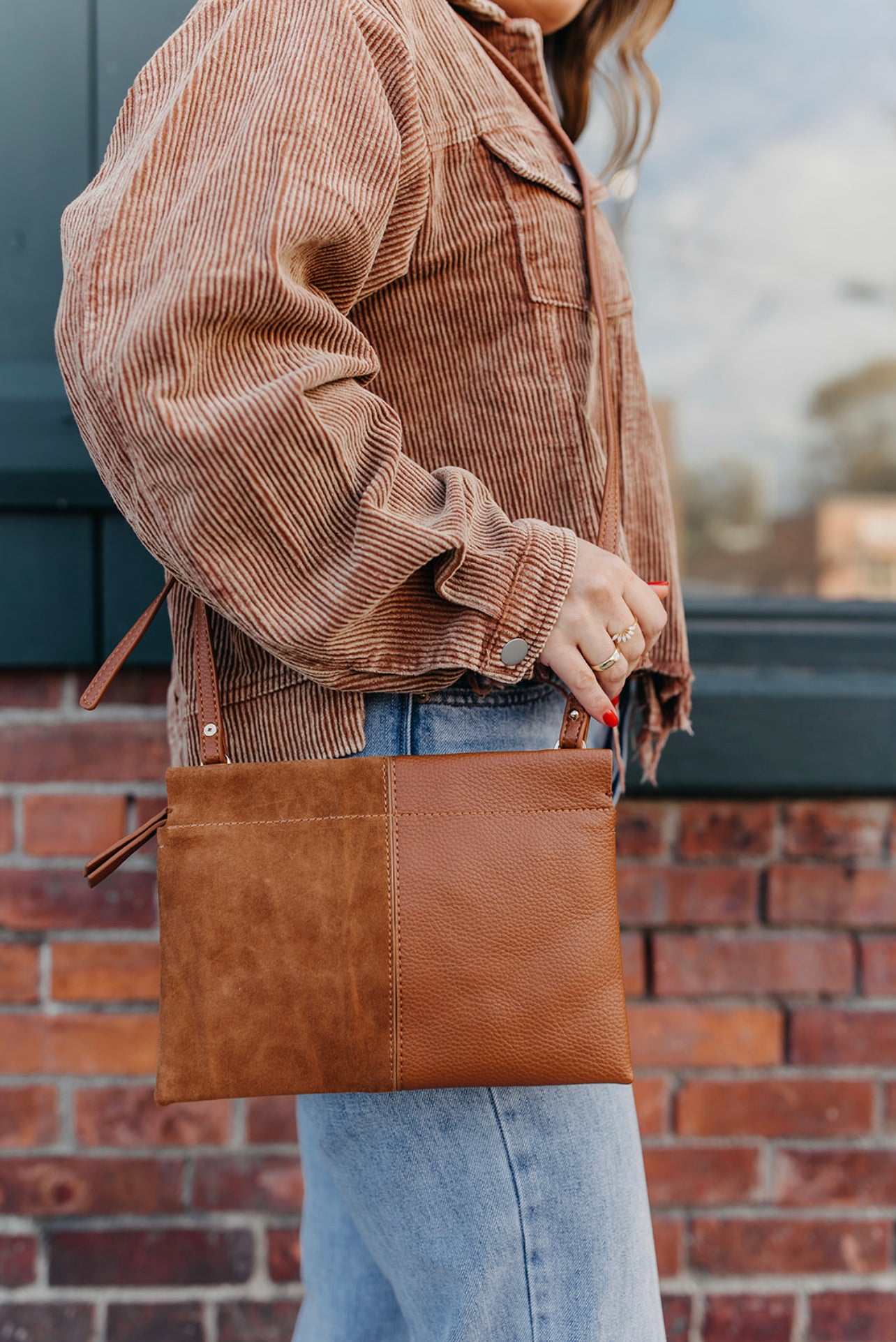 Aston Crossbody - Tan