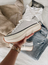 Walker Sneakers