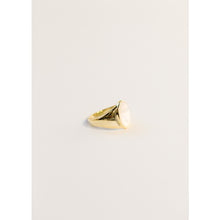 Jax Kelly Signet Ring - Mother Of Pearl